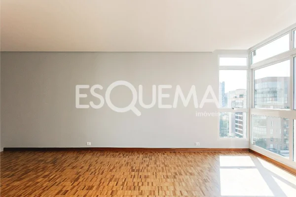 Apartamento espaçoso e ensolarado em localização privilegiada