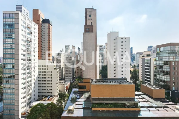Apartamento espaçoso e ensolarado em localização privilegiada