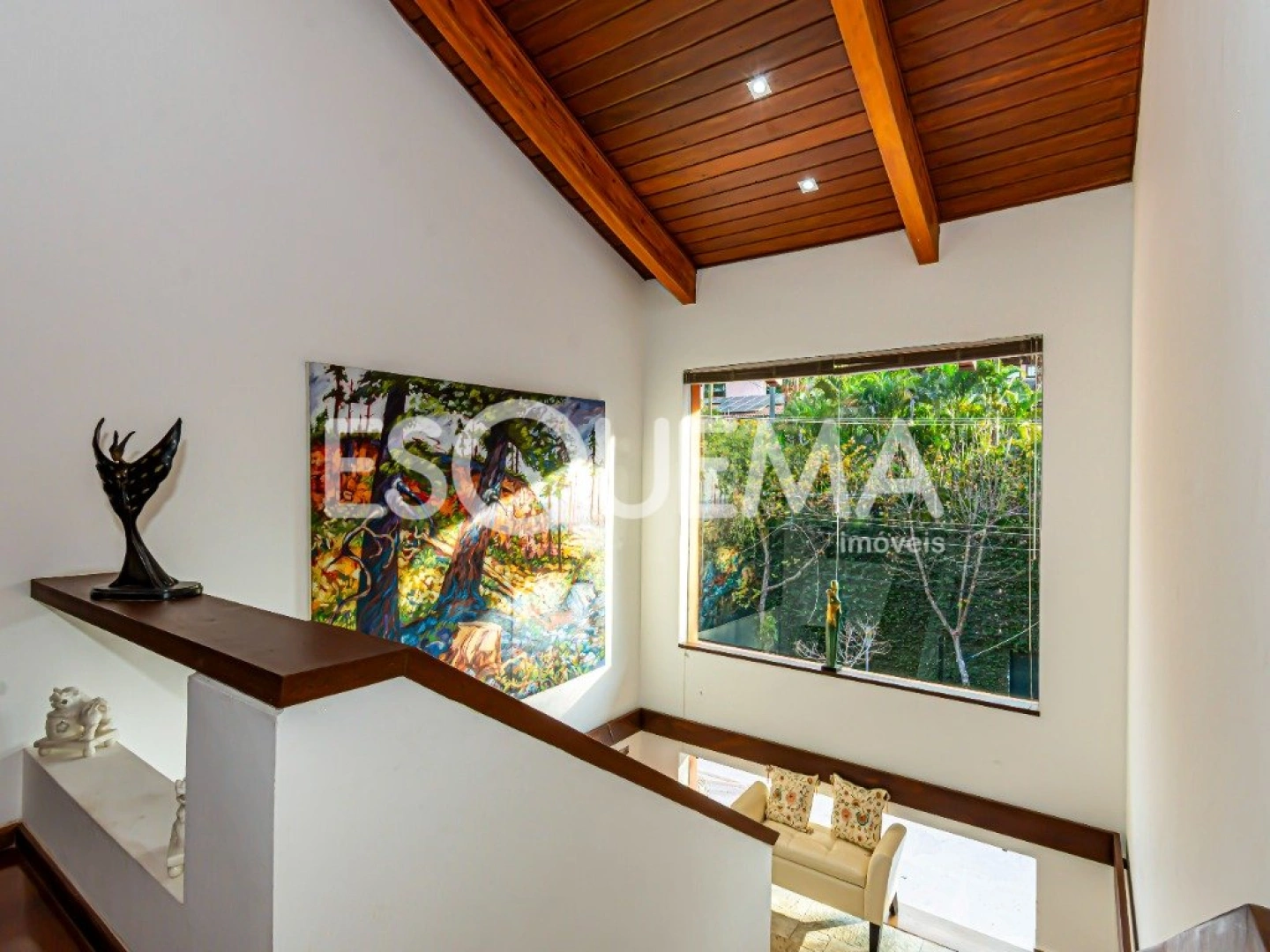 Casa com arquitetura imponente no Jardim Guedala - Imagem 15