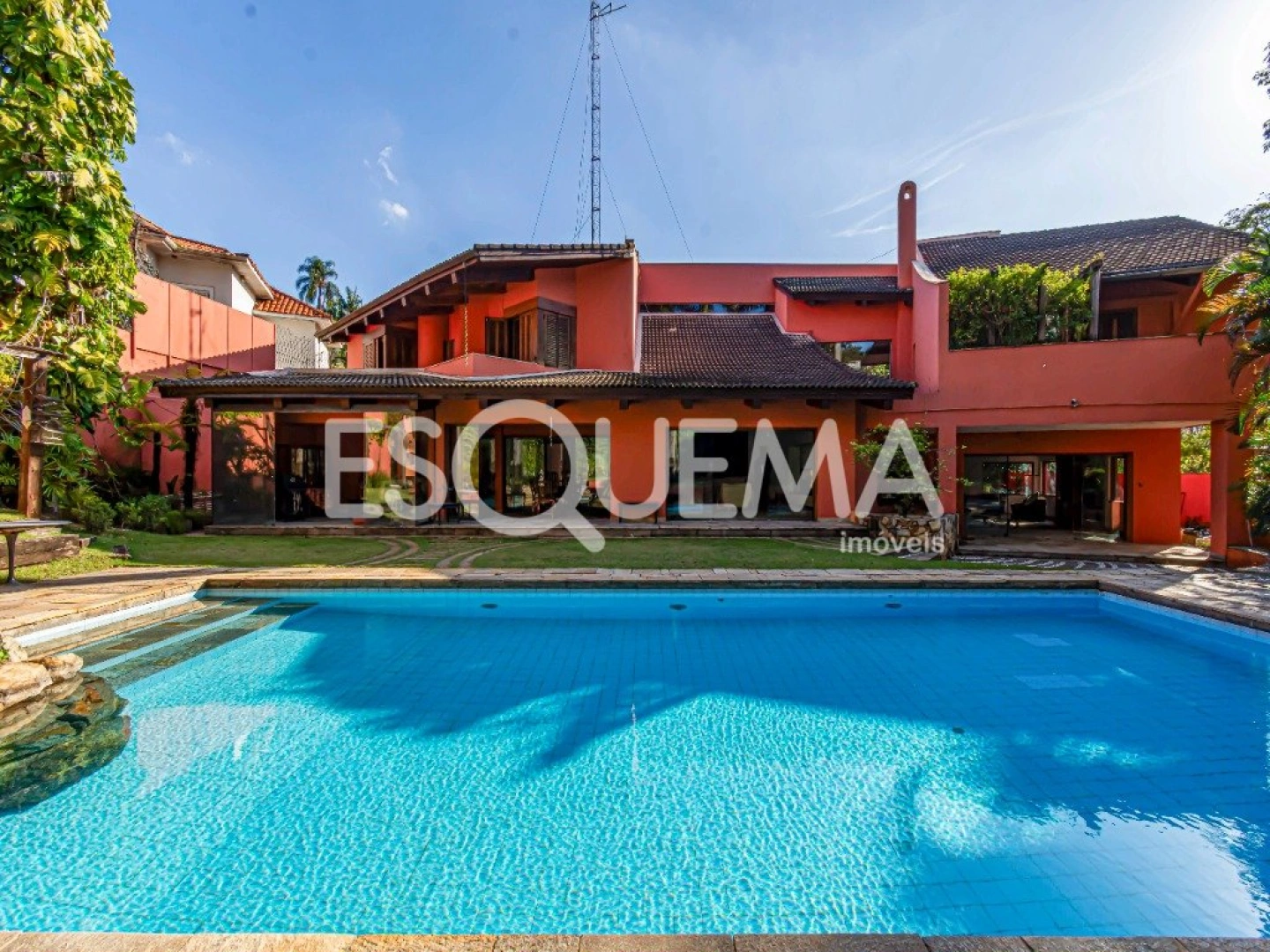 Casa com arquitetura imponente no Jardim Guedala - Imagem 2