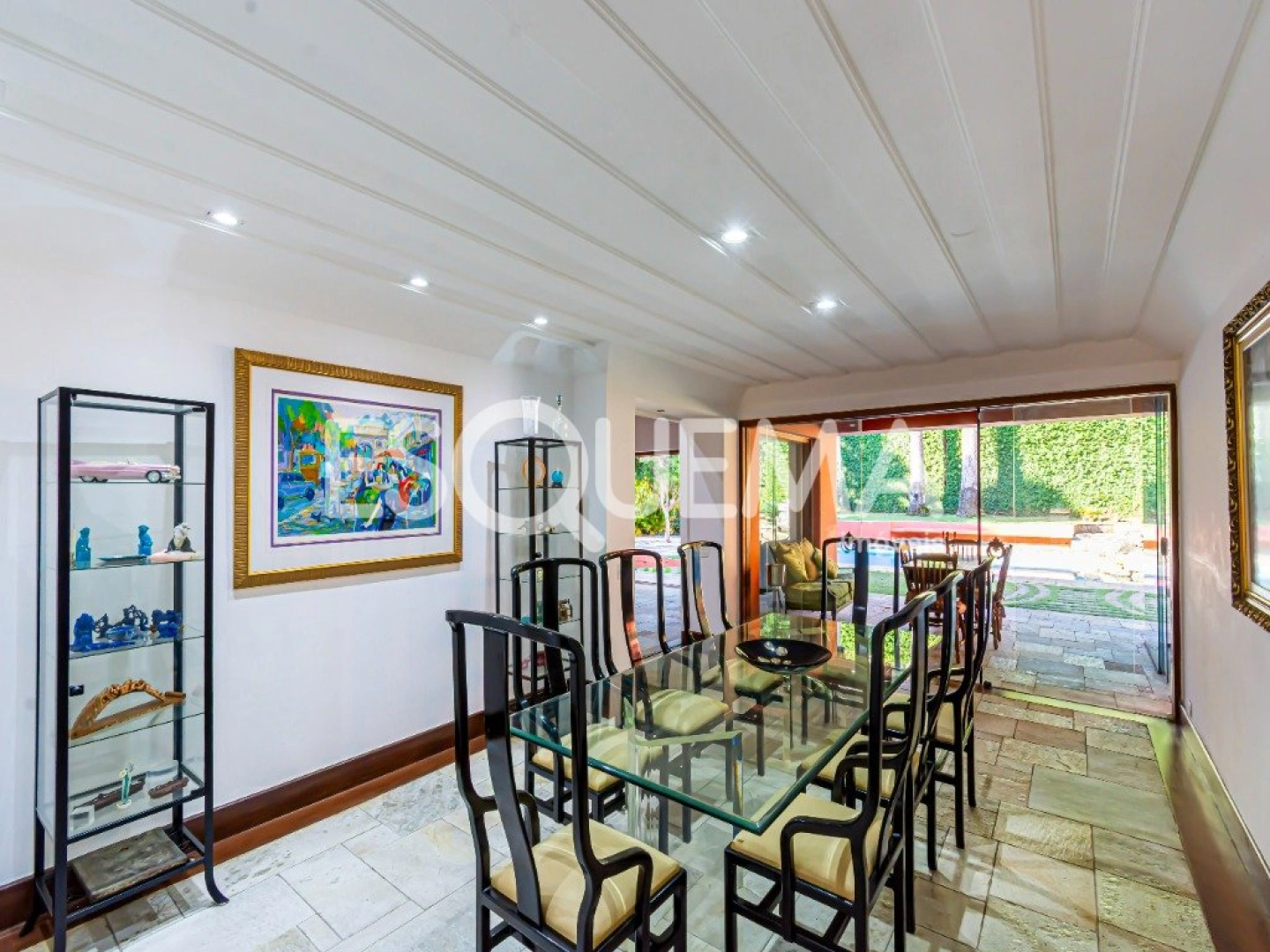 Casa com arquitetura imponente no Jardim Guedala - Imagem 6