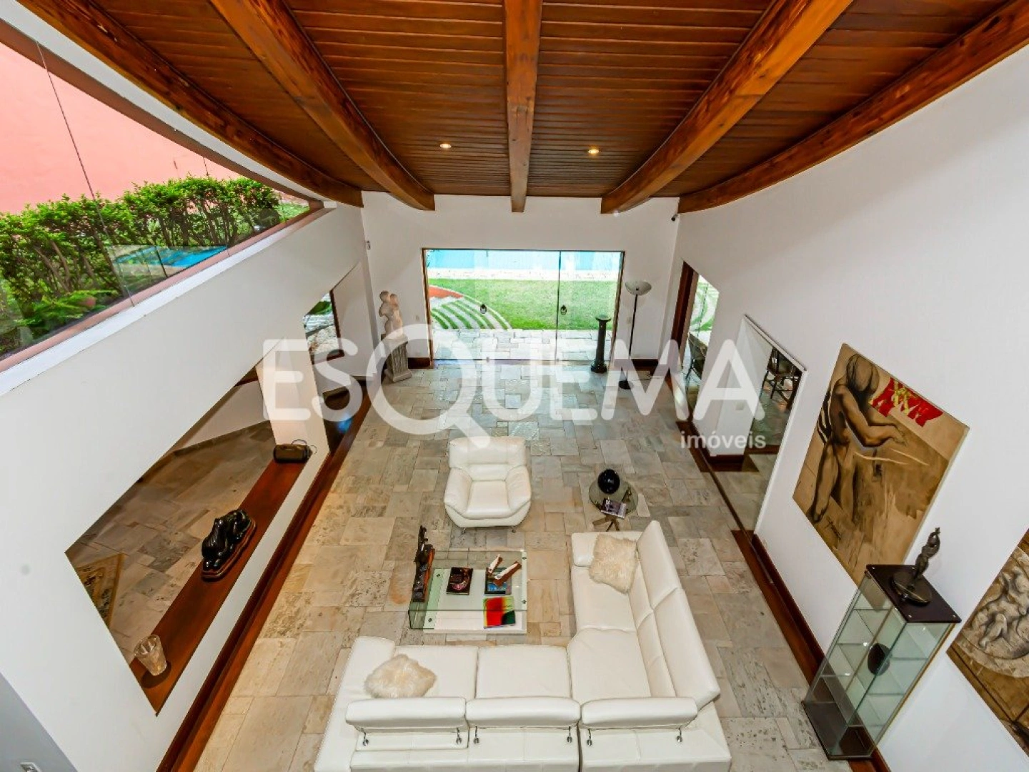 Casa com arquitetura imponente no Jardim Guedala - Imagem 8