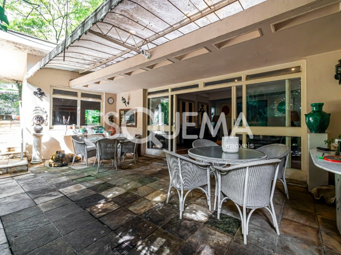 Casa térrea com áreas verdes no Jardim Europa - Imagem 11