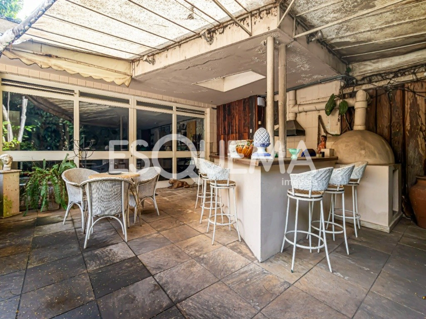 Casa térrea com áreas verdes no Jardim Europa - Imagem 12