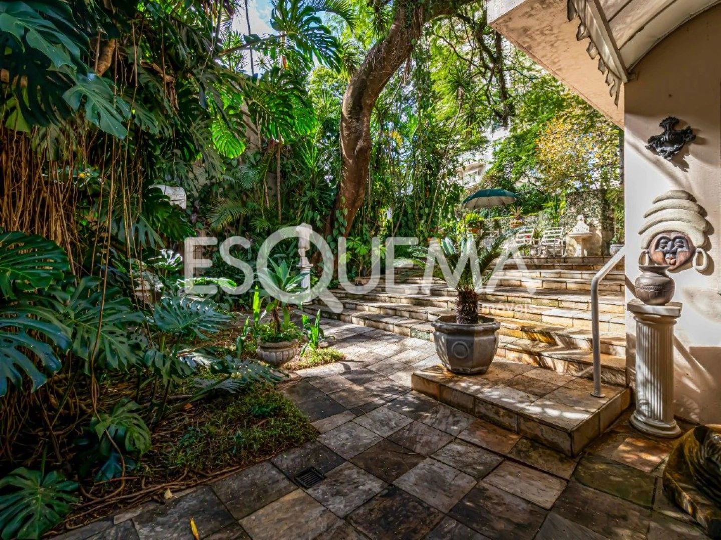 Casa térrea com áreas verdes no Jardim Europa - Imagem 15