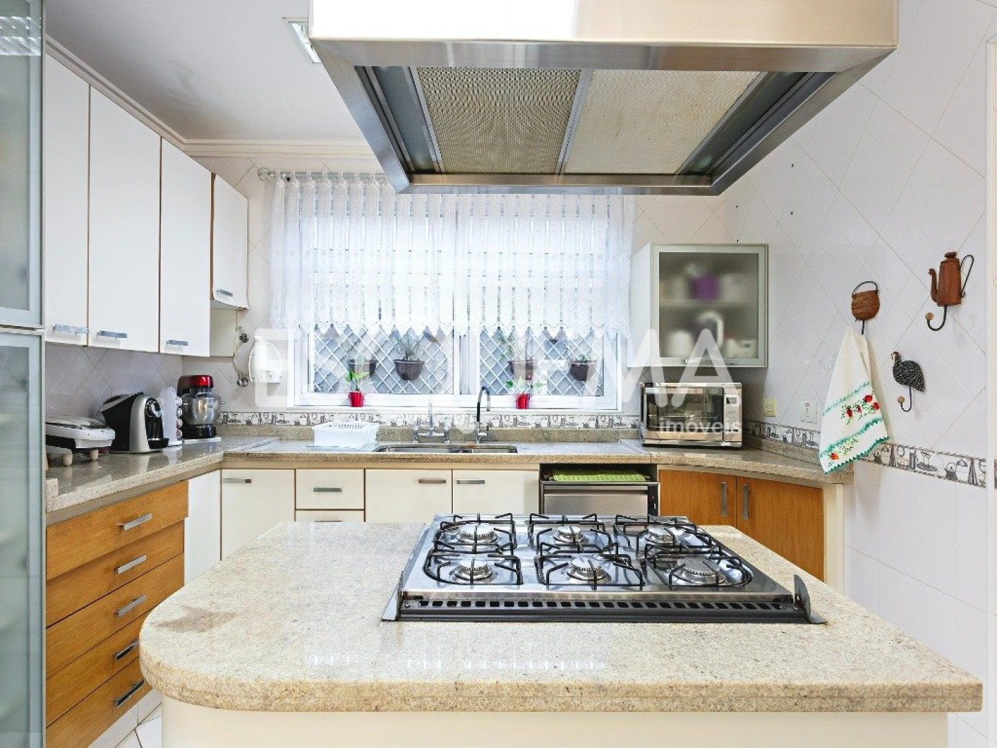 Casa com amplo jardim em rua tranquila no Brooklin - Imagem 10