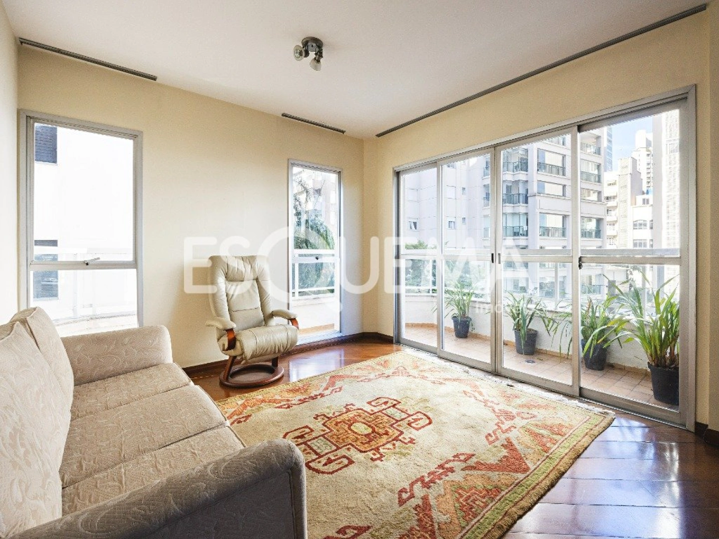 Apartamento em rua sem saída, próximo ao Clube Paulistano - Imagem 2