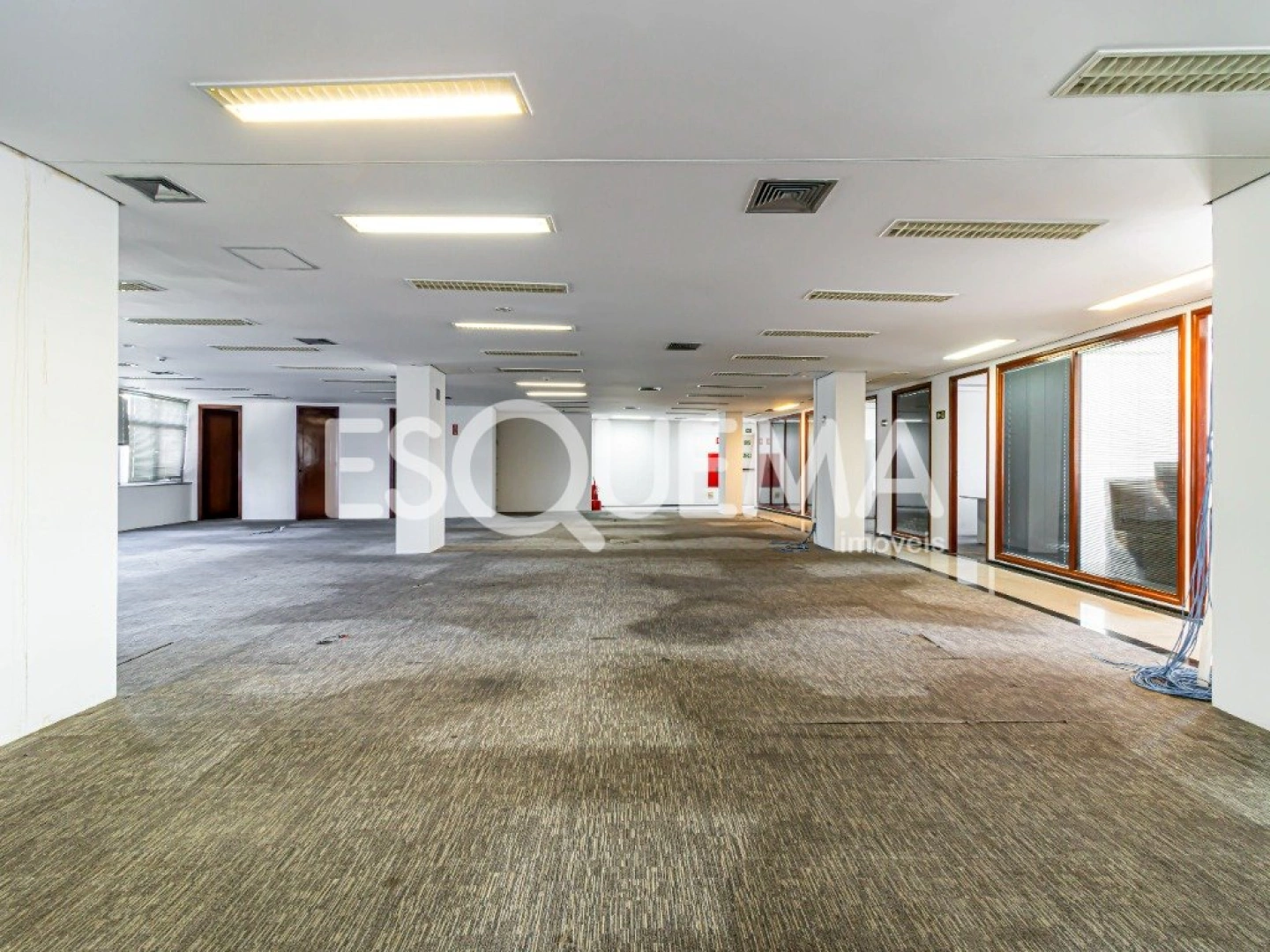 Sala comercial ampla em localização estratégica - Imagem 2