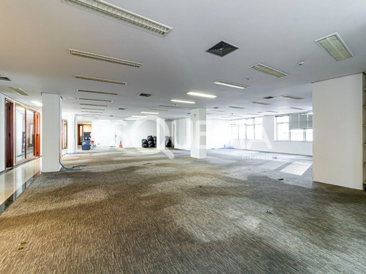 Sala comercial ampla em localização estratégica - Imagem 5