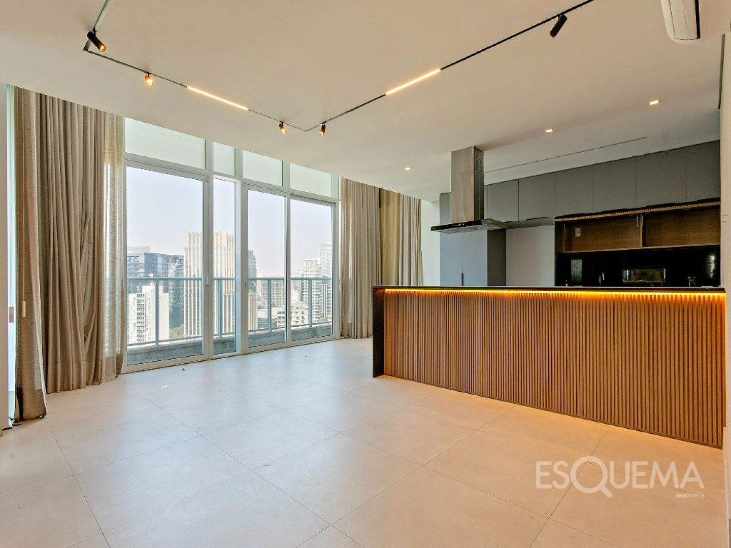 Apartamento duplex totalmente reformado com vista livre perto da Avenida Faria Lima - Imagem 1