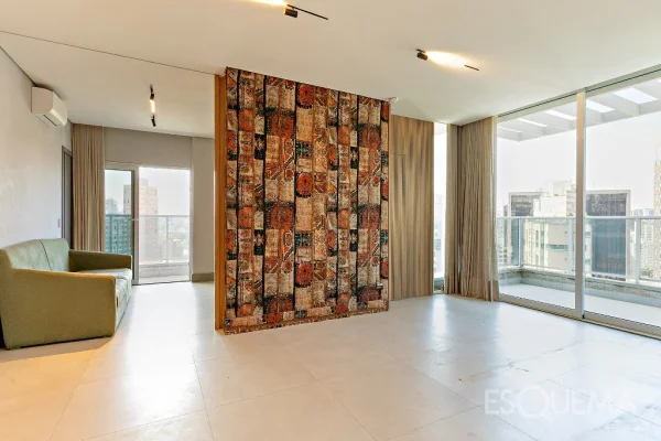 Apartamento duplex totalmente reformado com vista livre perto da Avenida Faria Lima