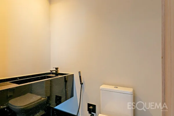 Apartamento duplex totalmente reformado com vista livre perto da Avenida Faria Lima