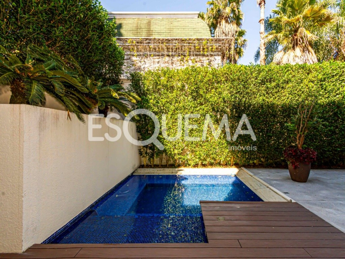Casa em condomínio estilo francês no Alto da Boa Vista - Imagem 1
