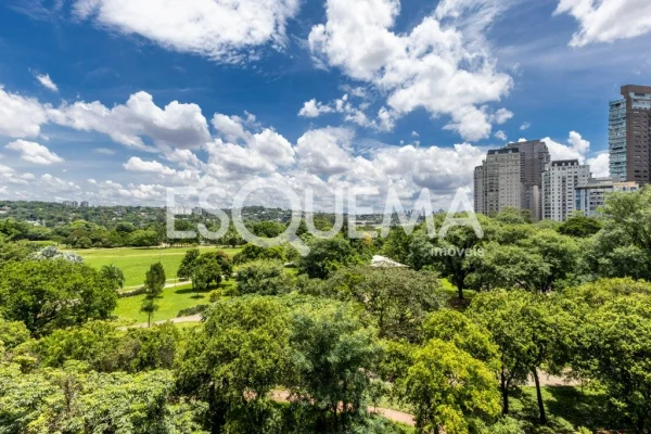 Apartamento reformado com vista para o Parque do Povo