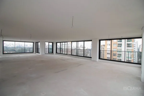 Apartamento em andar alto com 375 m² e planta para personalizar em Moema Pássaros