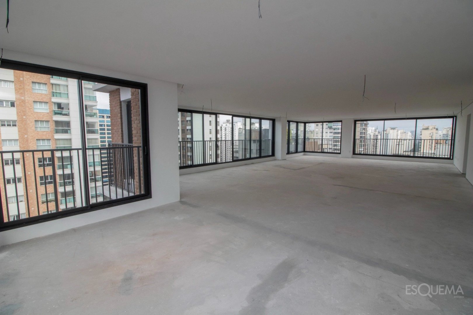 Apartamento em andar alto com 375 m² e planta para personalizar em Moema Pássaros - Imagem 2