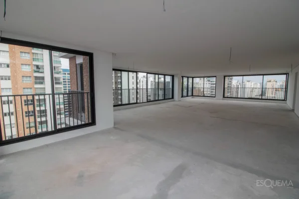 Apartamento em andar alto com 375 m² e planta para personalizar em Moema Pássaros