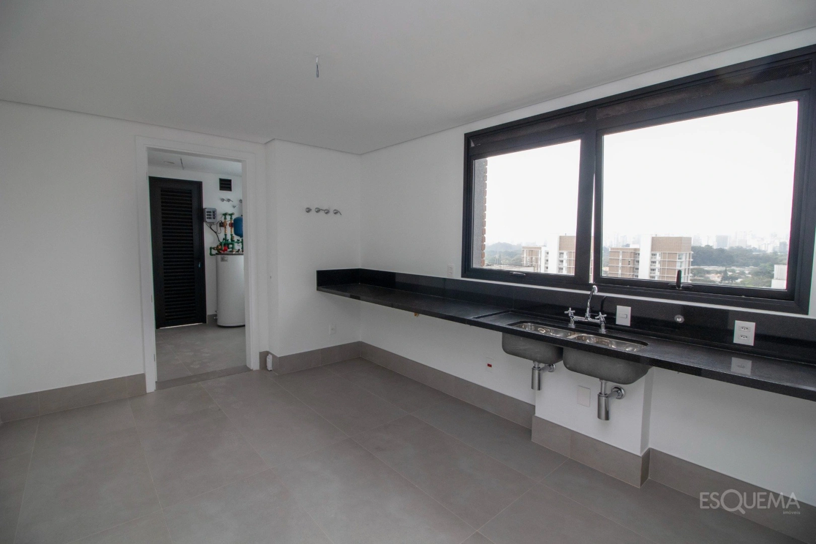 Apartamento em andar alto com 375 m² e planta para personalizar em Moema Pássaros - Imagem 6