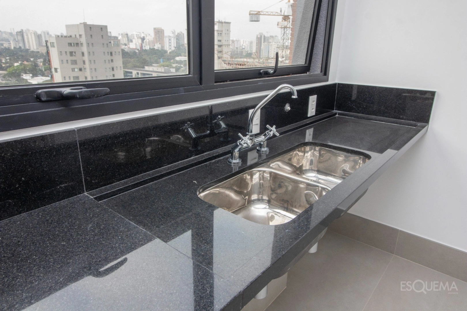 Apartamento em andar alto com 375 m² e planta para personalizar em Moema Pássaros - Imagem 7