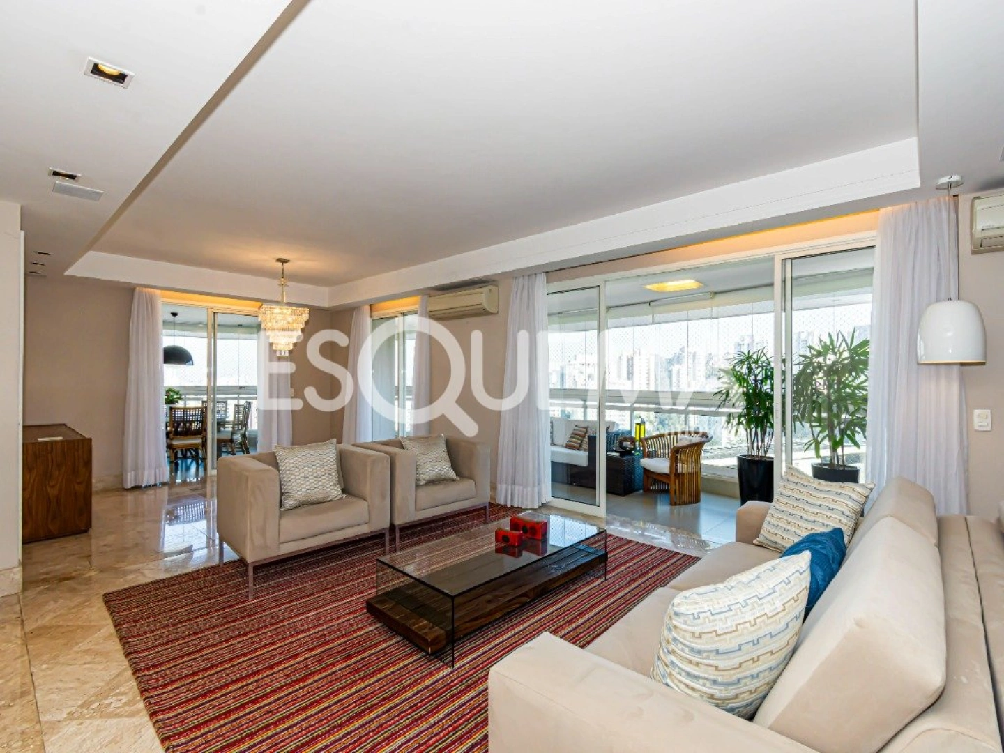 Apartamento amplo com lazer completo - Imagem 1