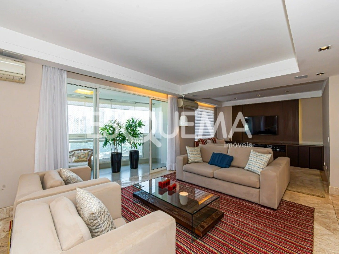 Apartamento amplo com lazer completo - Imagem 2
