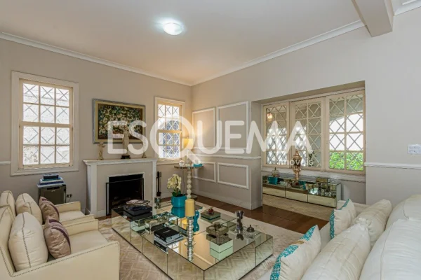 Casa charmosa em rua tranquila no Jardim Paulista