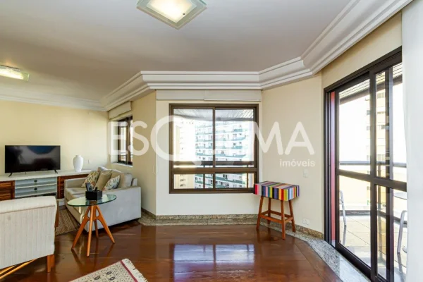 Apartamento no Itaim Bibi em rua cobiçada