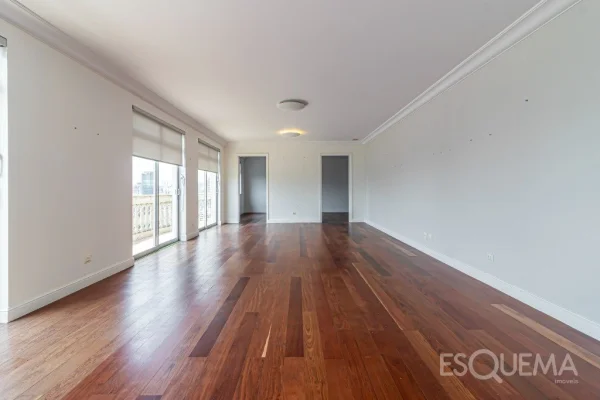 Apartamento amplo com vista deslumbrante no Jardim Europa