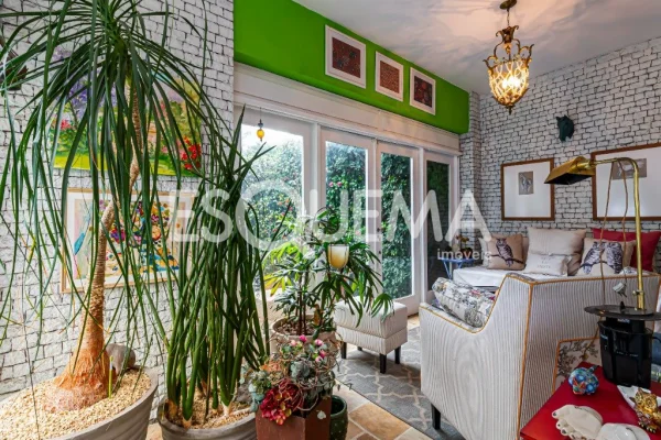Casa térrea no Jardim Paulistano, ideal para receber um projeto contemporâneo
