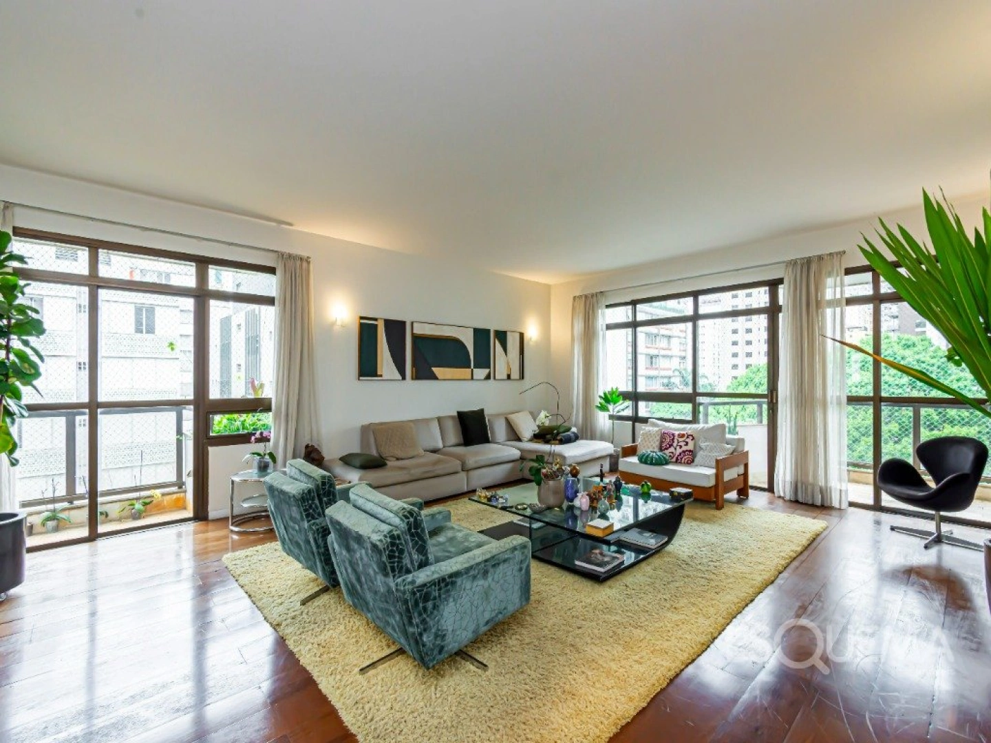 Apartamento semi mobiliado com vista privilegiada no Jardim América - Imagem 1