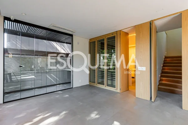 Casa nova e decorada em condomínio na Cidade Jardim