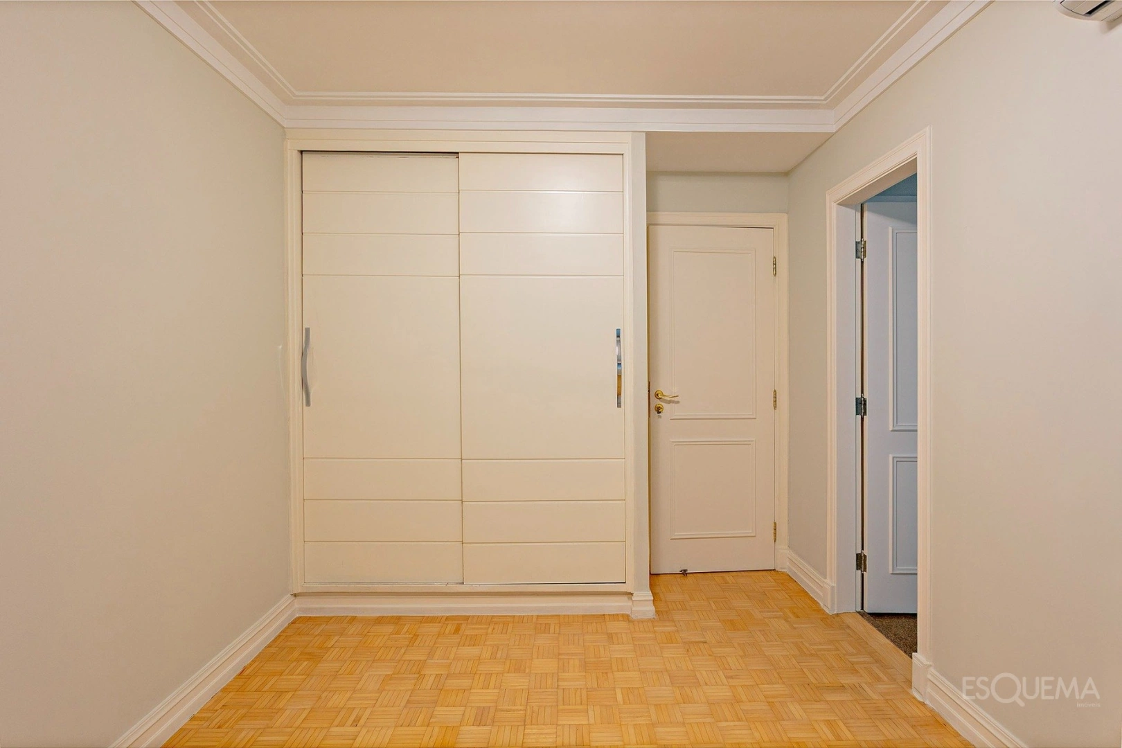 Apartamento clássico e atemporal com planta versátil - Imagem 11