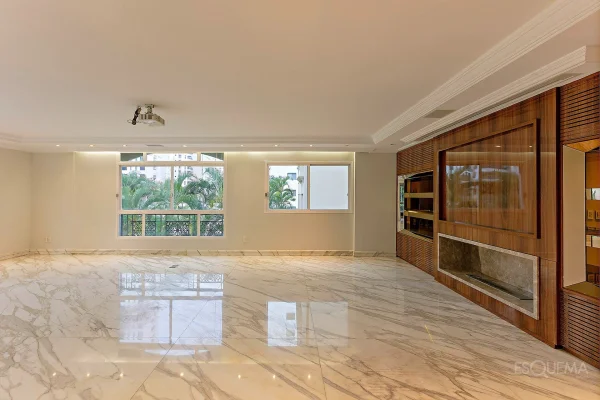 Apartamento clássico e atemporal com planta versátil