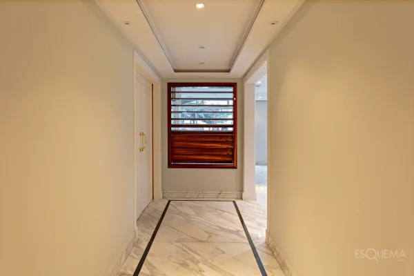 Apartamento clássico e atemporal com planta versátil