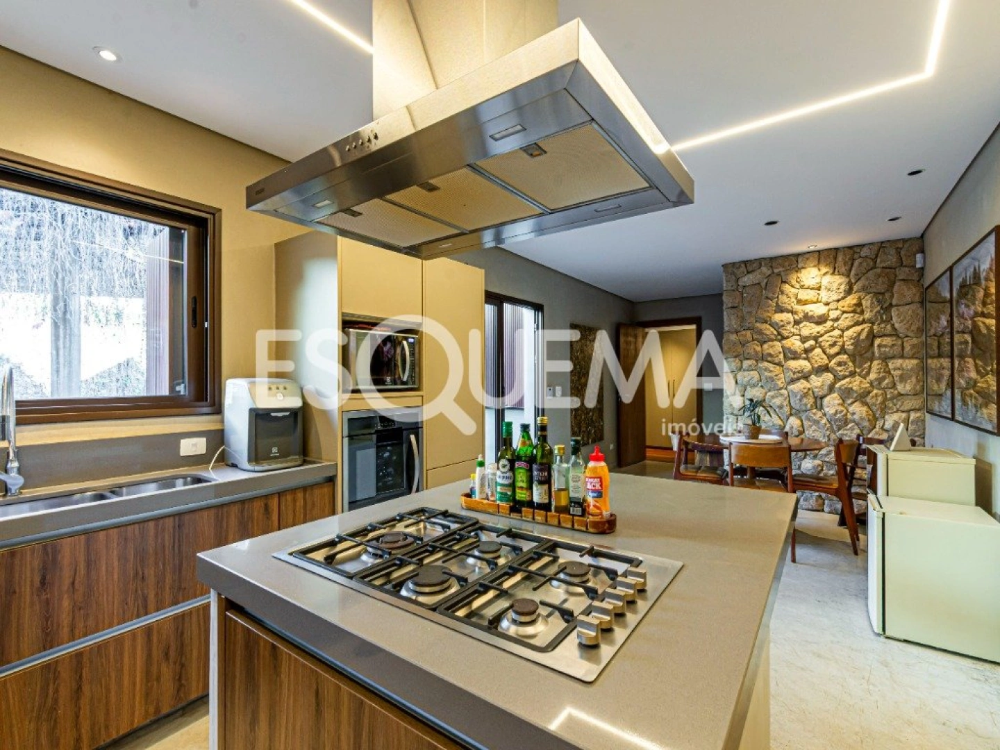 Casa térrea, em terreno plano de 800 m² no Alto da Lapa - Imagem 10
