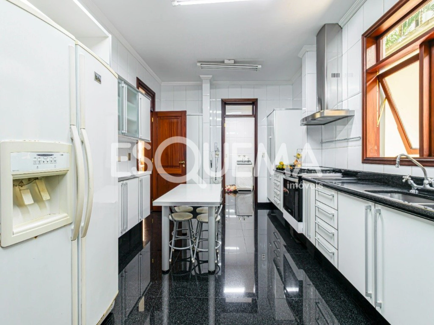Casa com elevador em rua fechada no Morumbi - Imagem 9