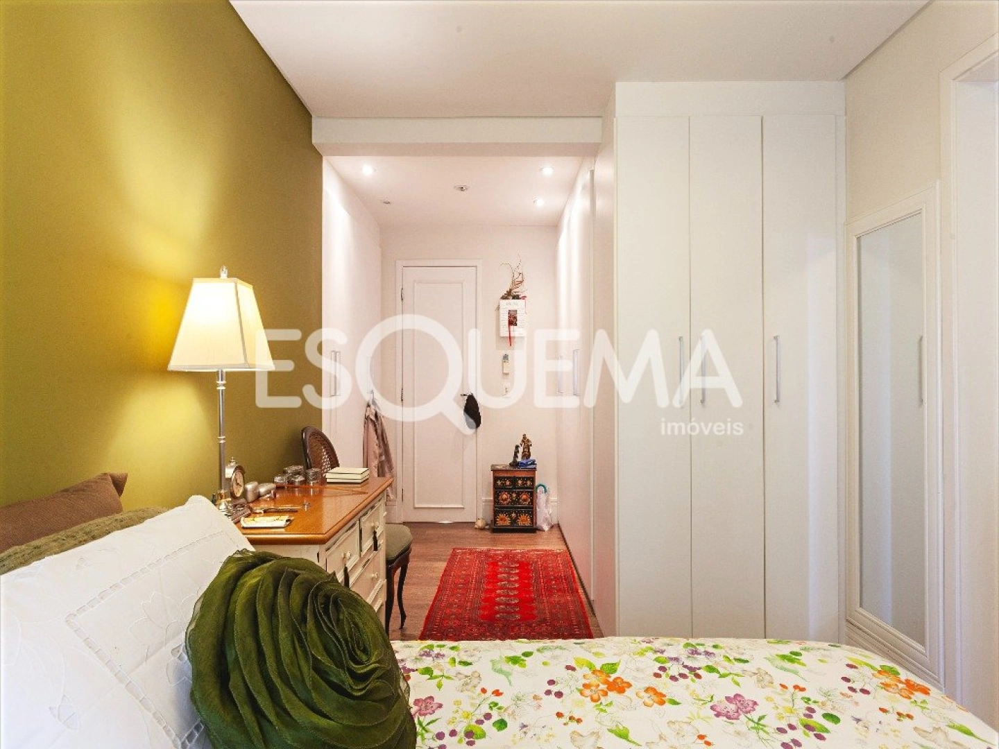 Apartamento com pé-direito duplo e vista permanente próximo ao Parque Burle Marx - Imagem 15