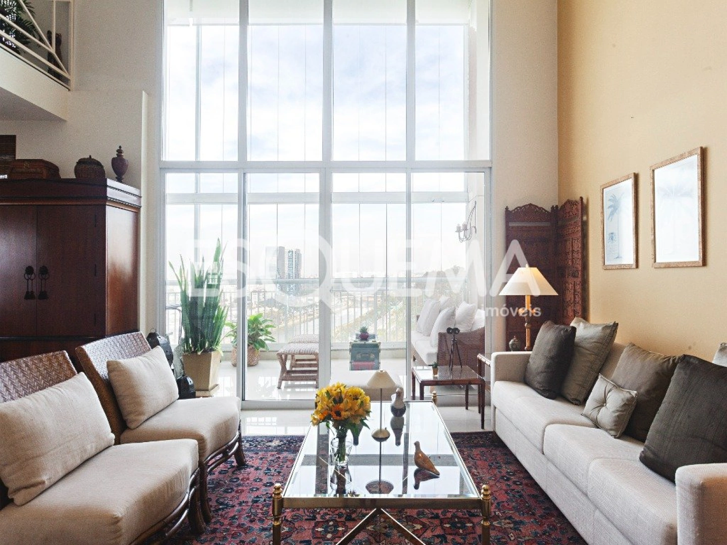 Apartamento com pé-direito duplo e vista permanente próximo ao Parque Burle Marx - Imagem 4