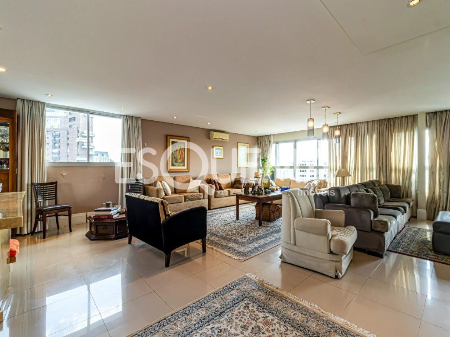 Apartamento amplo e sofisticado ao lado do Parque do Povo - Imagem 1