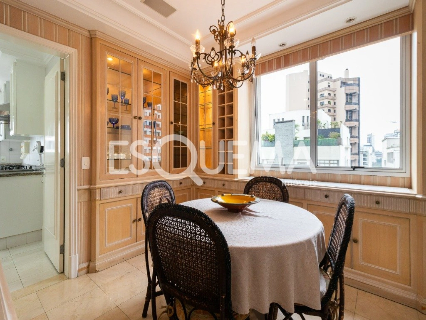 Apartamento em edifício neoclássico no Jardim América - Imagem 5