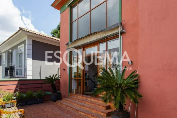 Casa próxima ao Clube Paineiras, com piscina e espaço gourmet