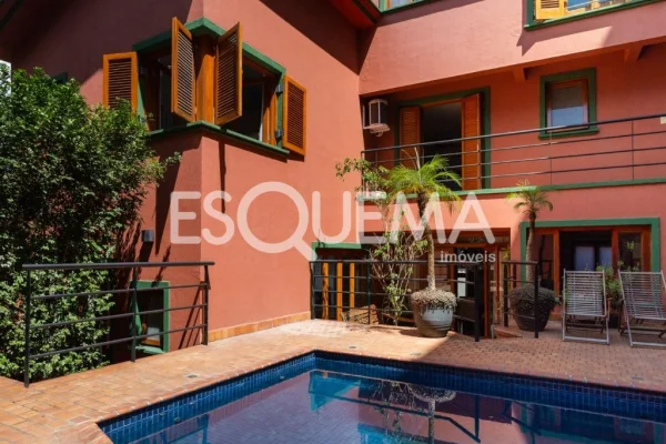 Casa próxima ao Clube Paineiras, com piscina e espaço gourmet