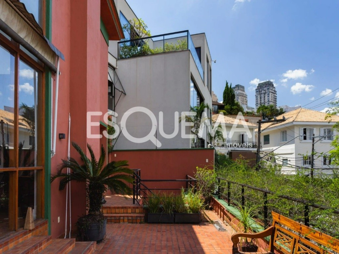 Casa próxima ao Clube Paineiras, com piscina e espaço gourmet - Imagem 3