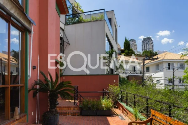 Casa próxima ao Clube Paineiras, com piscina e espaço gourmet
