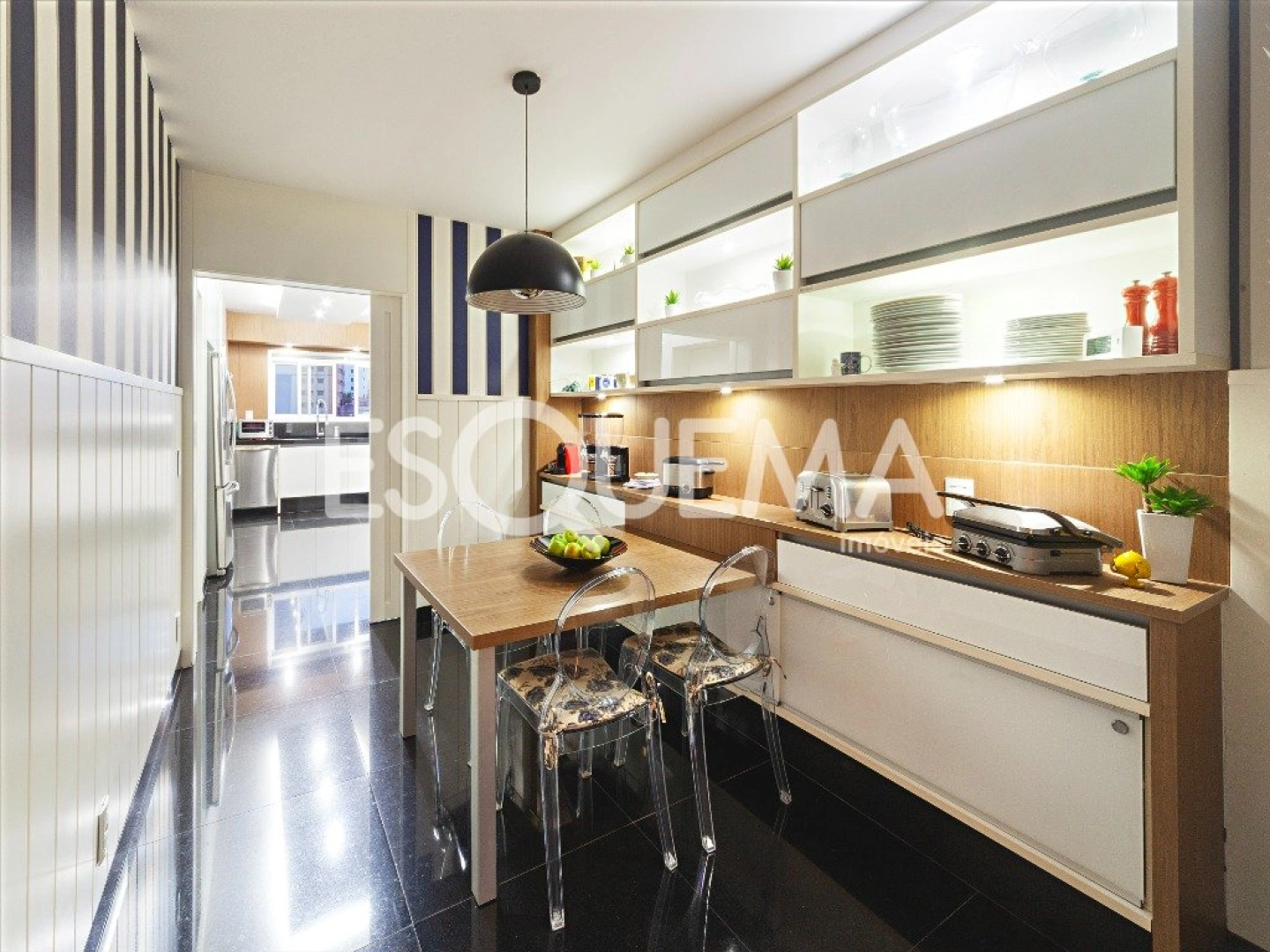 Apartamento com varanda gourmet e lareira em Moema - Imagem 12