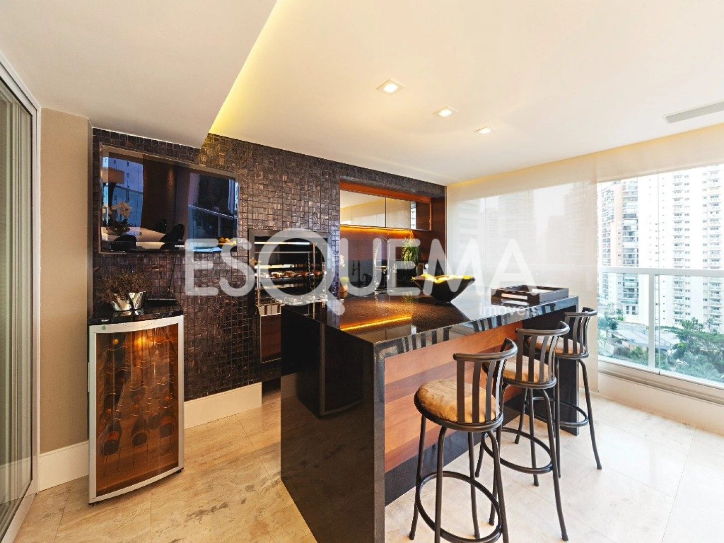 Apartamento com varanda gourmet e lareira em Moema - Imagem 15