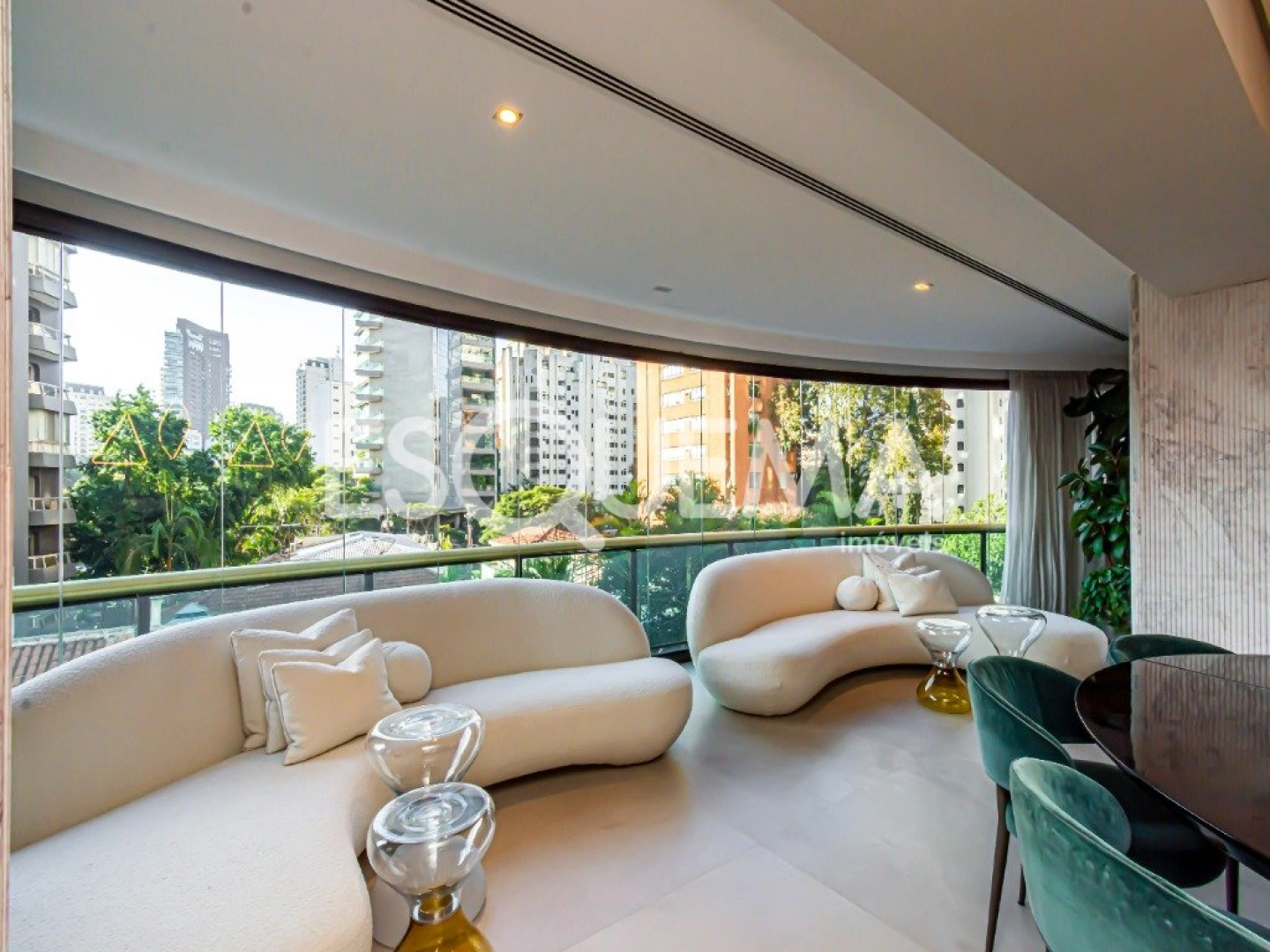 Apartamento com reforma impecável assinada pelo arquiteto Caio Bandeira - Imagem 2
