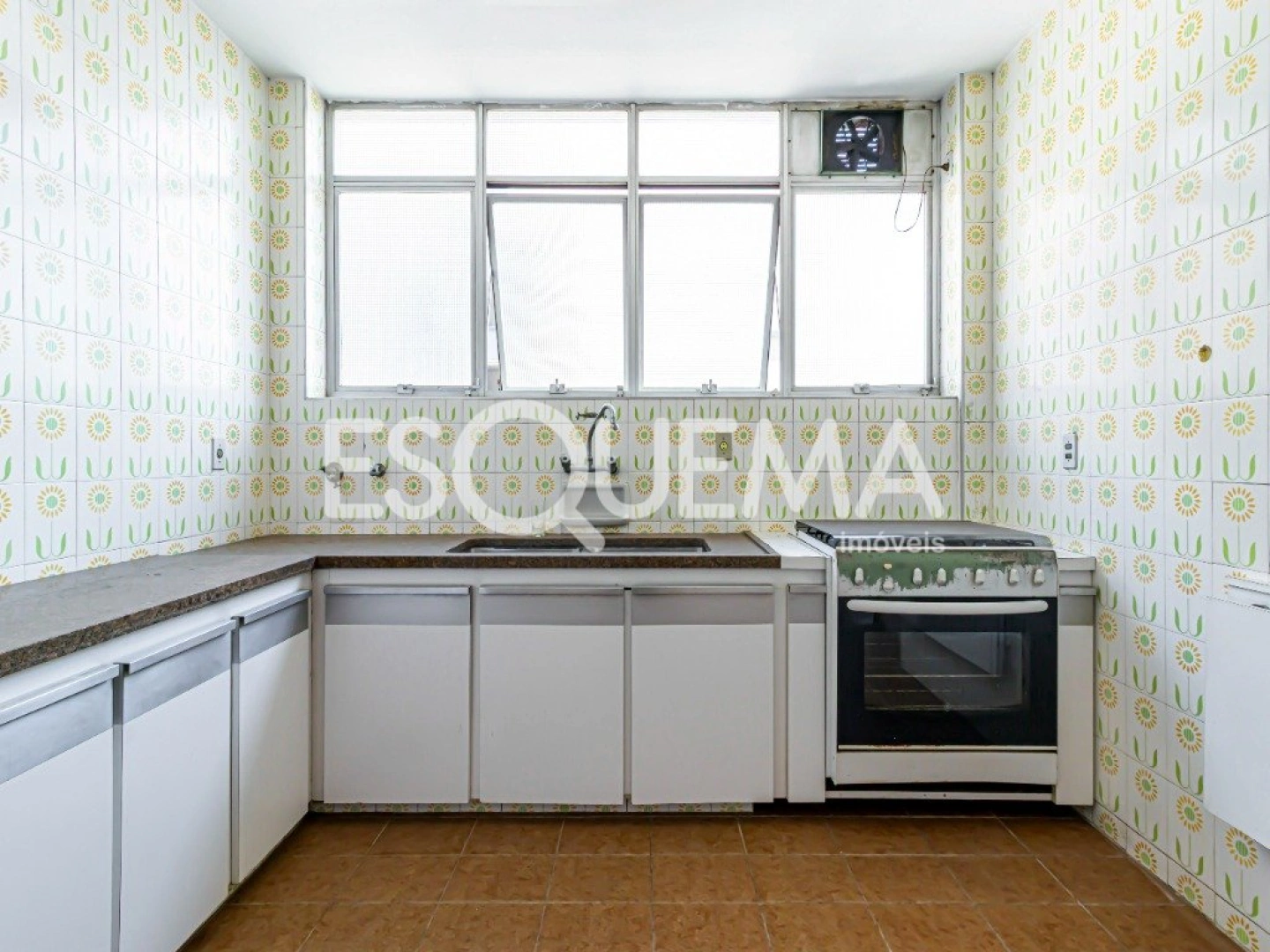 Apartamento amplo com ambientes bem distribuídos em ótima localização - Imagem 14