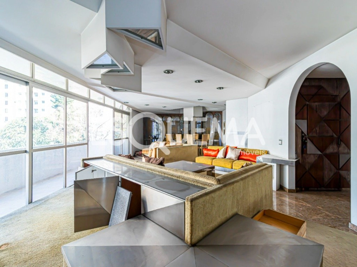 Apartamento amplo com ambientes bem distribuídos em ótima localização - Imagem 15
