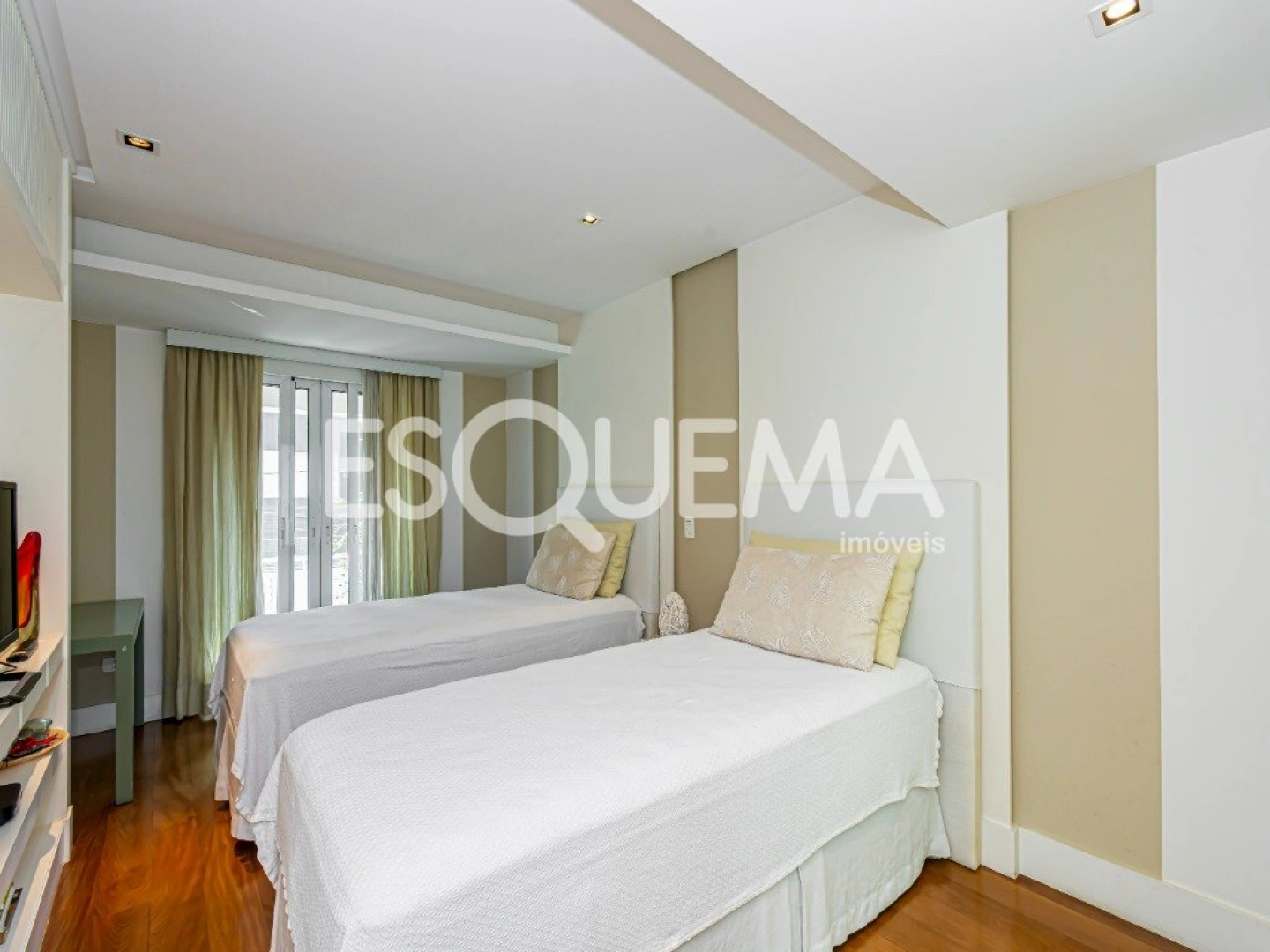 Casa em condomínio com quadra de tênis no Jardim Paulistano - Imagem 11